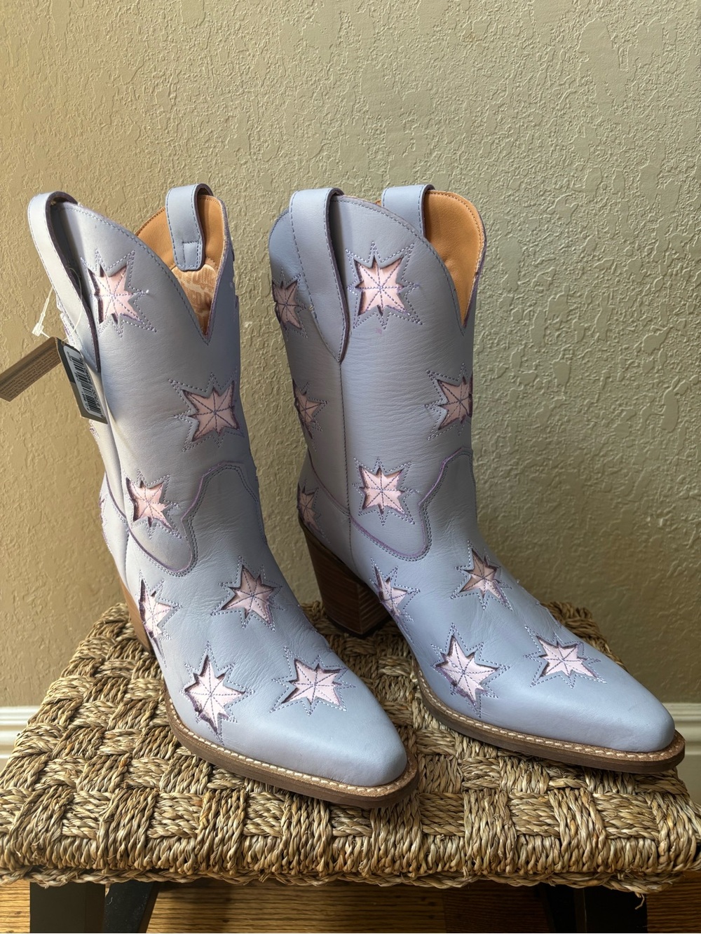 NWT Dingo Lavender Star Embroidered Western Boots - Women